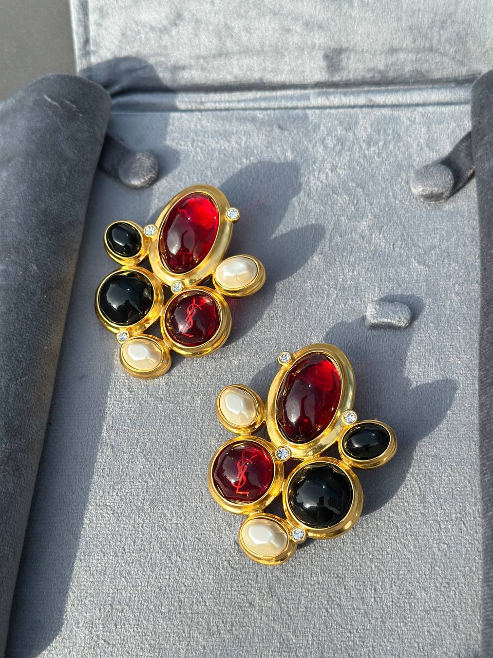 Фото Серьги-клипсы Yves Saint Laurent S8787