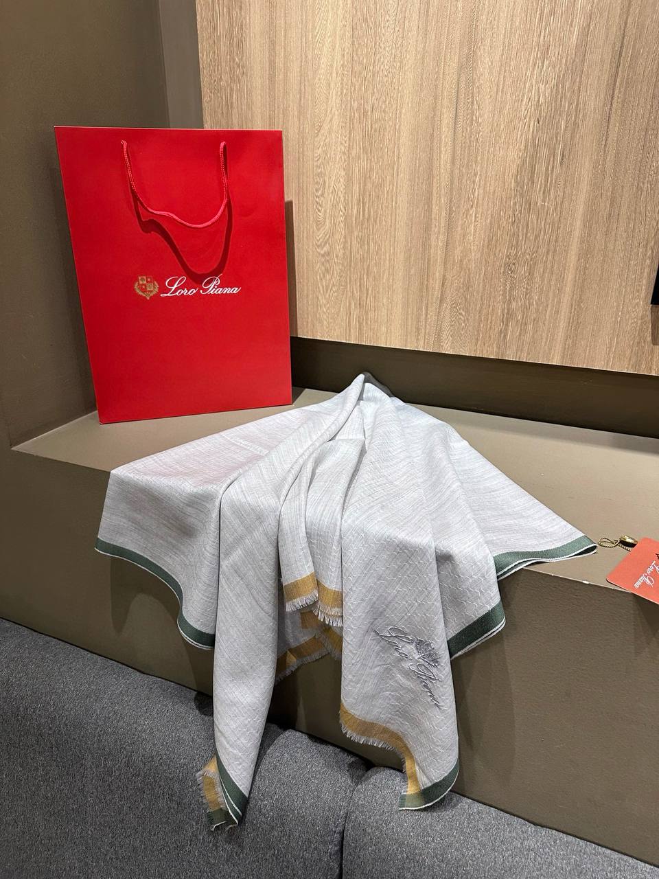 Фото Платок Loro Piana S8791