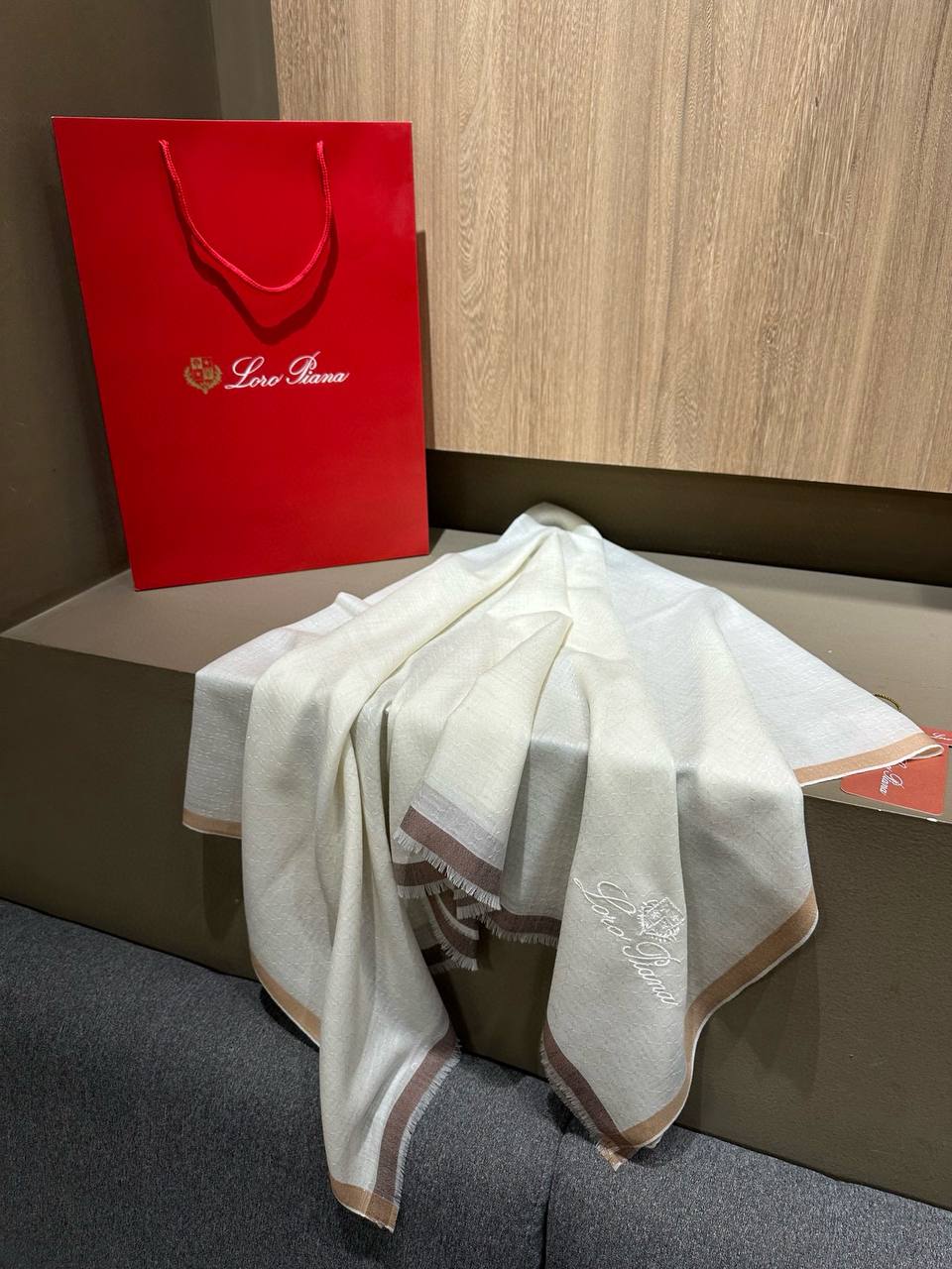 Фото Платок Loro Piana S8793