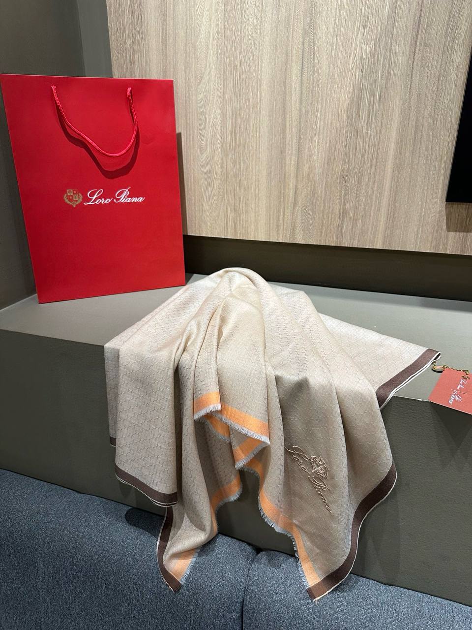 Фото Платок Loro Piana S8794