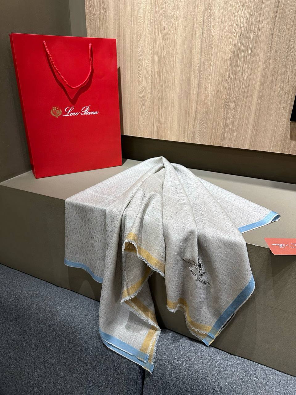 Фото Платок Loro Piana S8795
