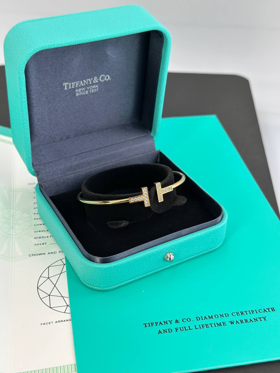 Браслет Tiffany & Co T Wire S8815