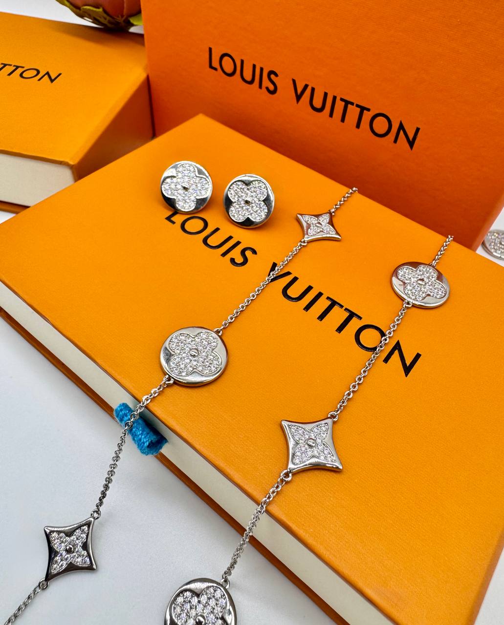 Фото Комплект Louis Vuitton Blossom S9093
