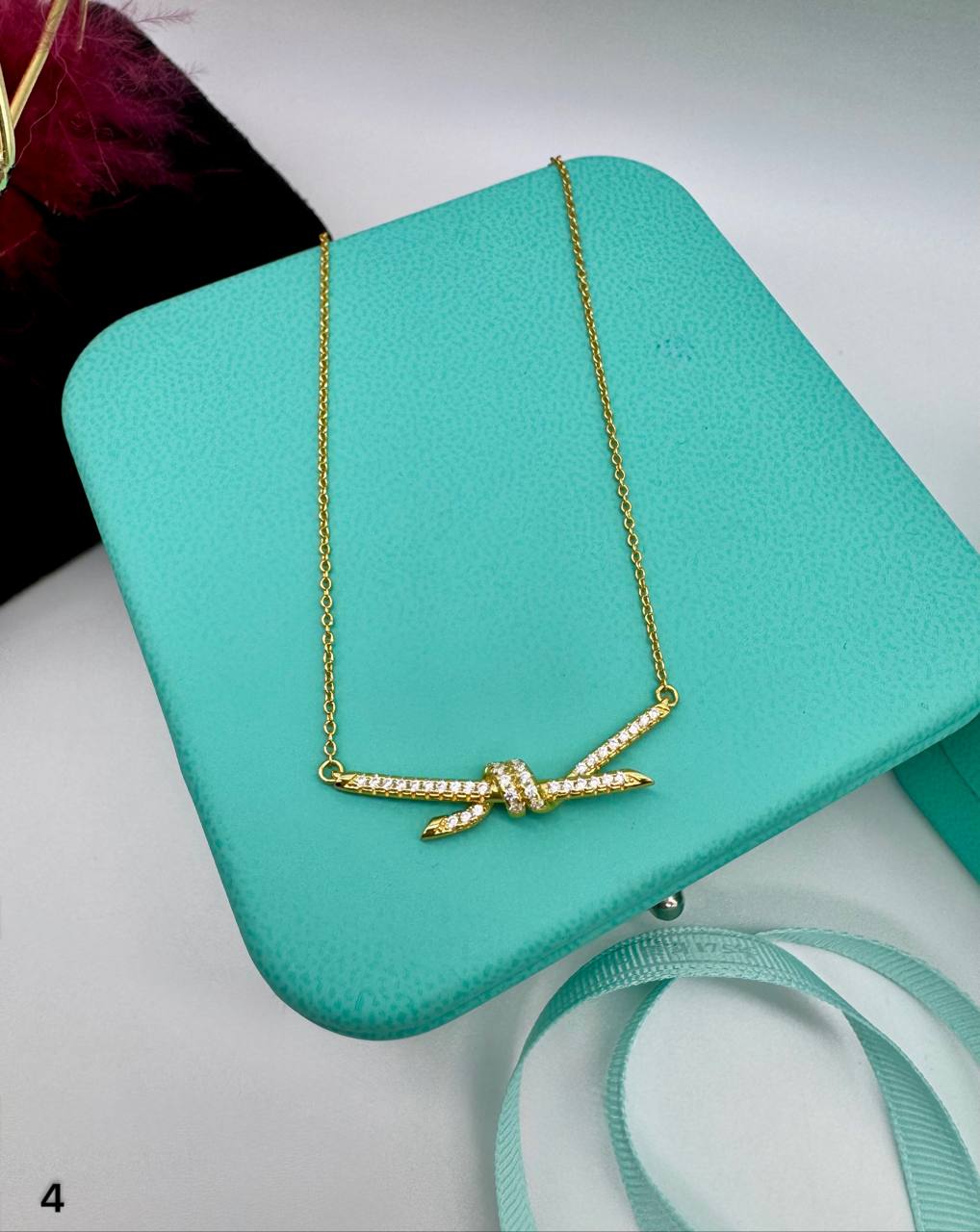 Фото Колье Tiffany & Co Knot S9167