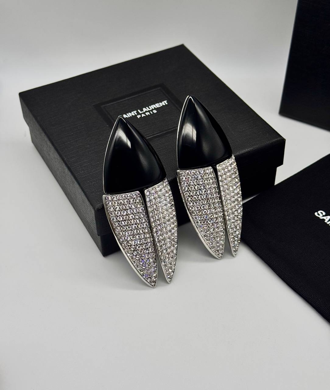 Фото Серьги-клипсы Yves Saint Laurent S9351