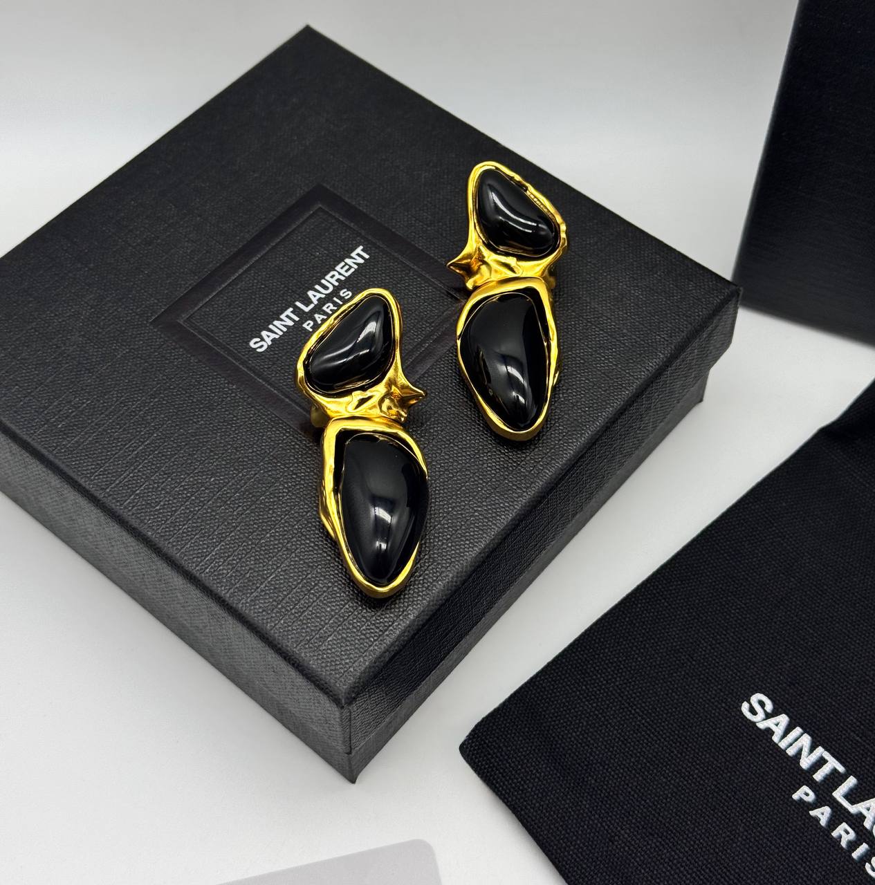 Фото Серьги-клипсы Yves Saint Laurent S9352