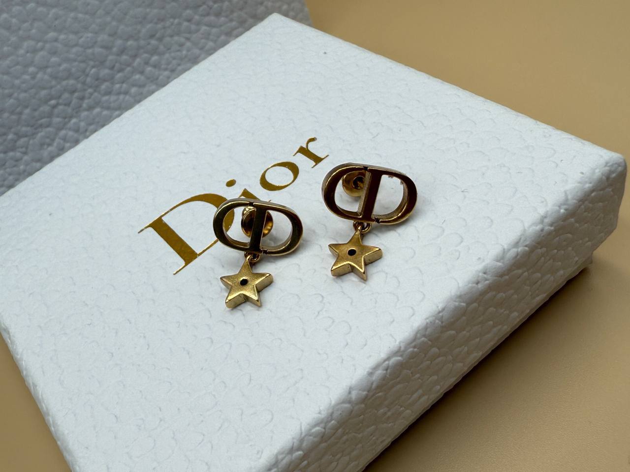 Фото Серьги Dior 30 Montaigne S9457