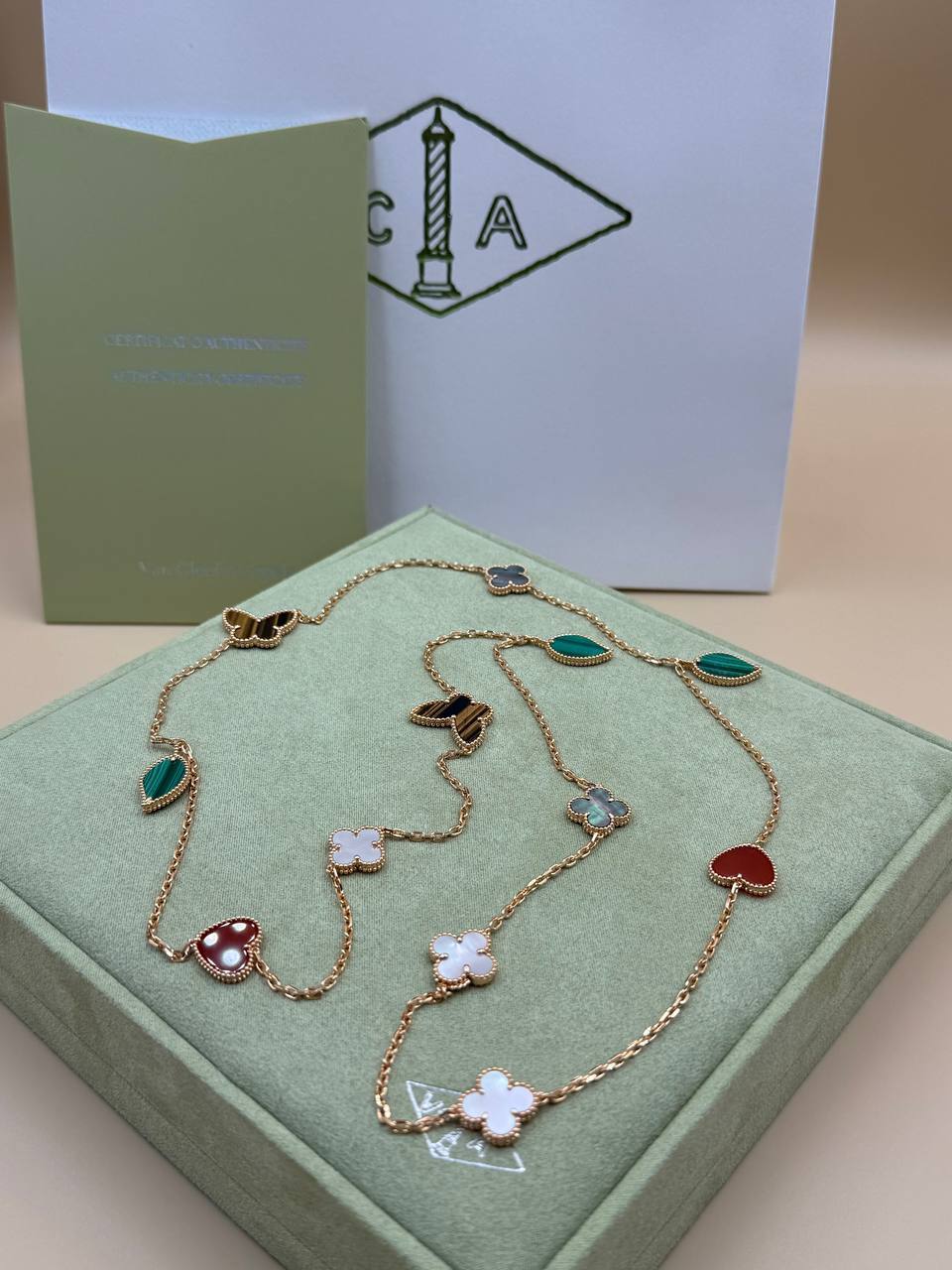 Фото Колье Van Cleef & Arpels Lucky Alhambra S9496