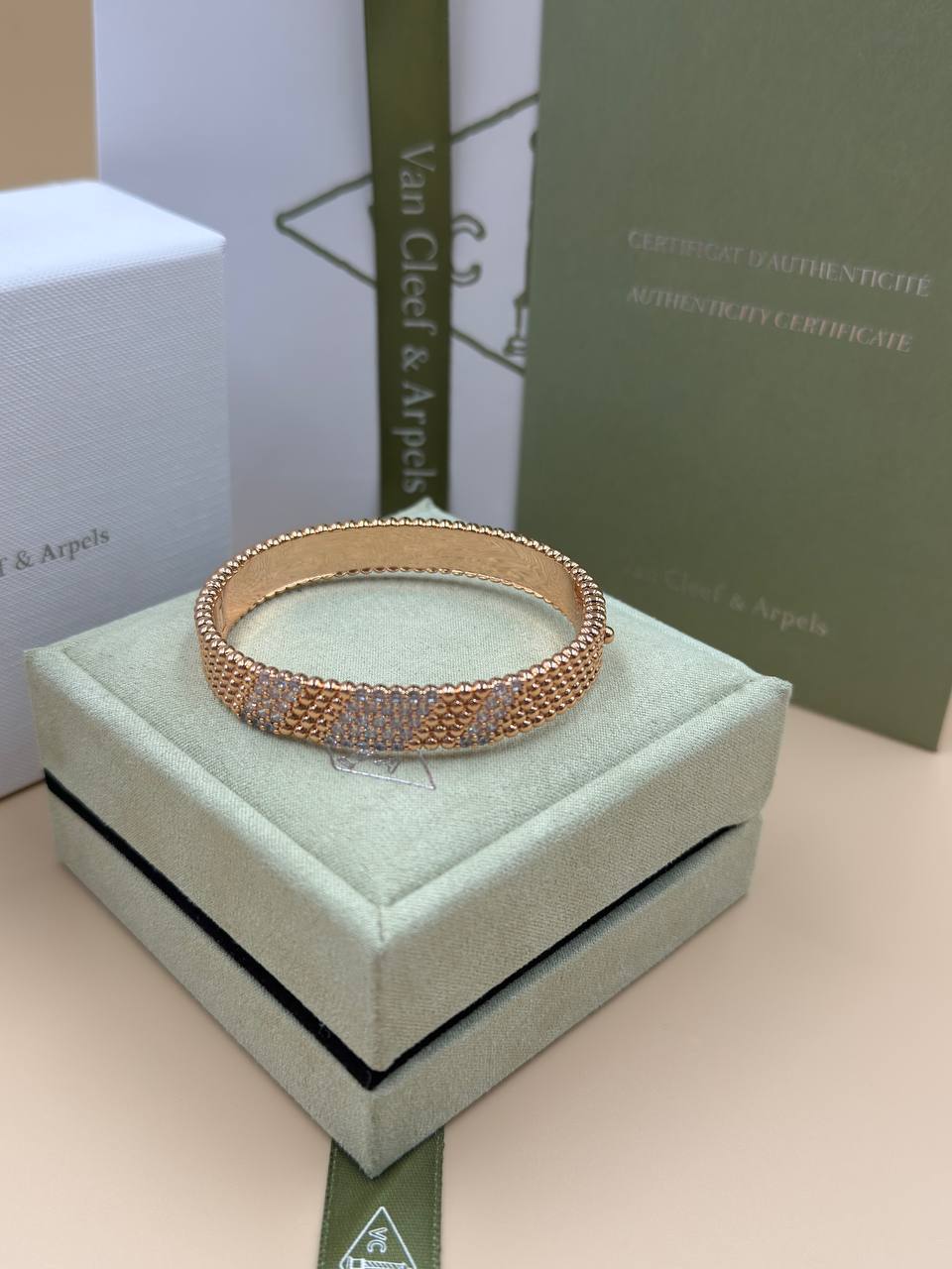 Фото Браслет Van Cleef & Arpels Perlée S9499