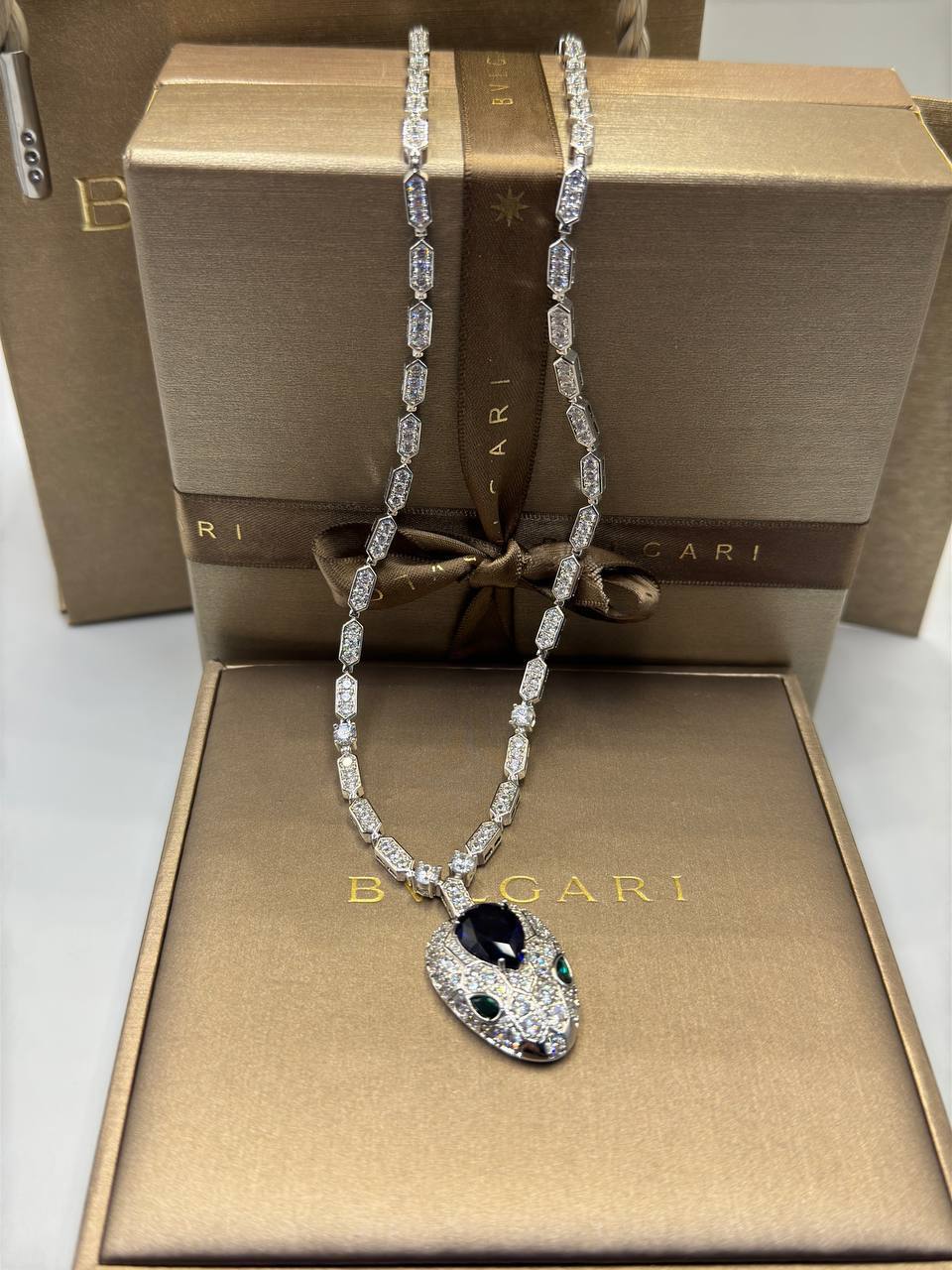 Фото Колье Bvlgari Serpenti Seduttori S9518