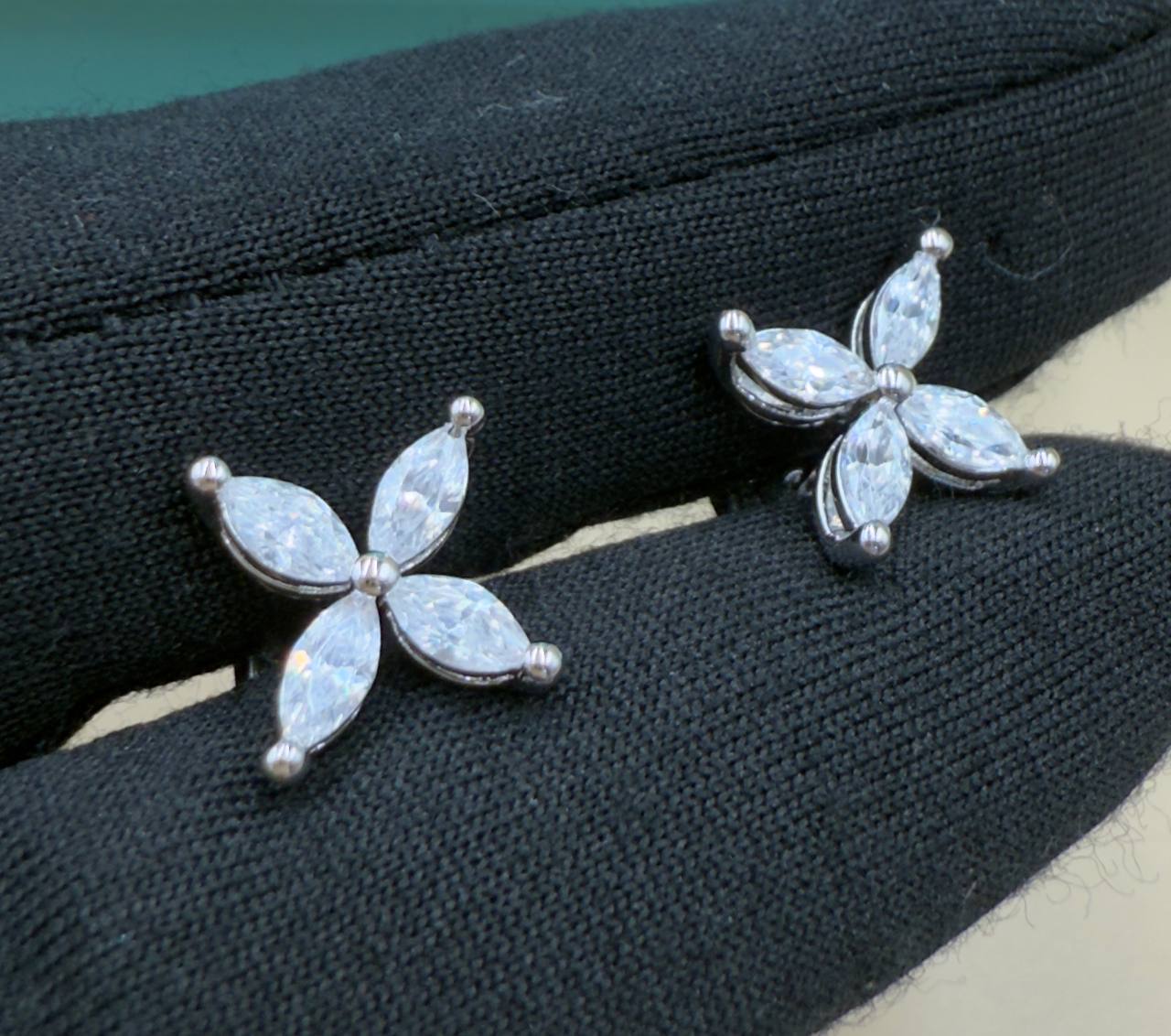 Фото Серьги Tiffany & Co Victoria S9532