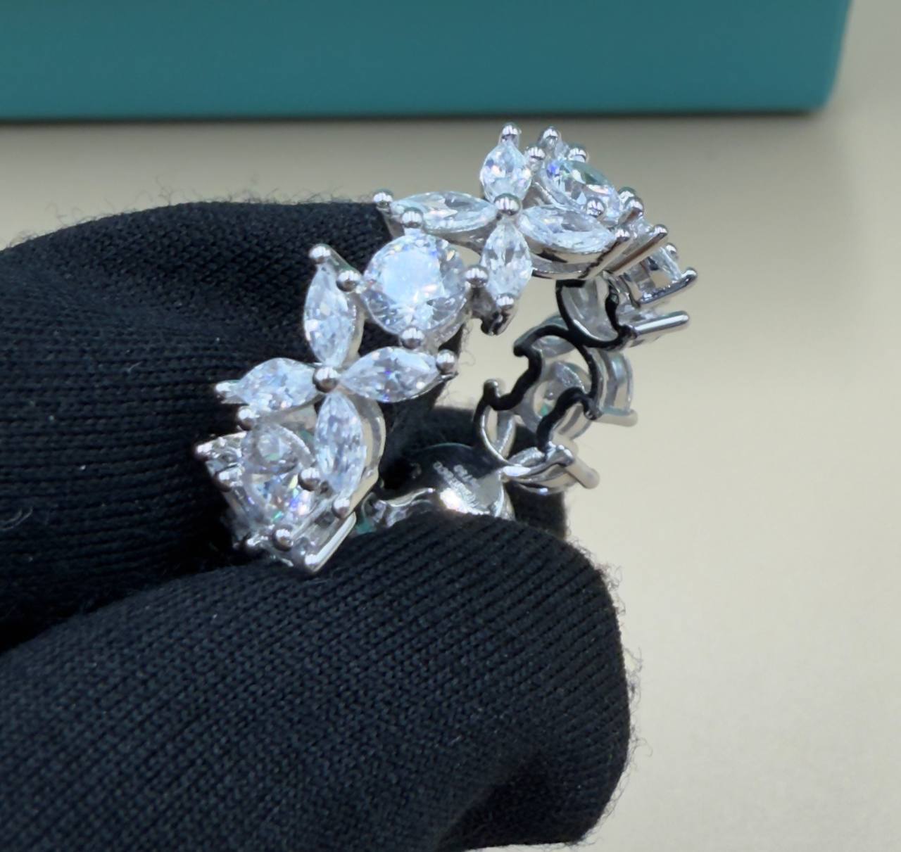 Фото Кольцо Tiffany & Co Victoria S9533