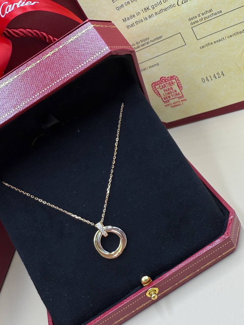 Фото Колье Cartier Trinity S9545