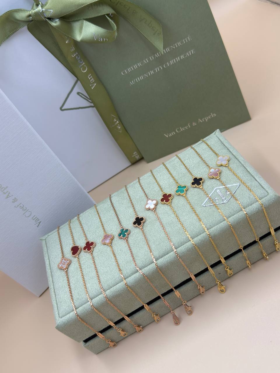 Фото Браслет Van Cleef & Arpels Sweet Alhambra S9564
