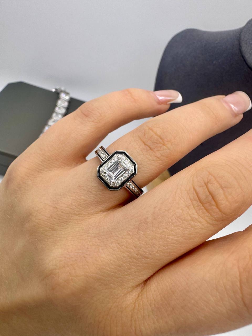 Фото Кольцо Boucheron S9584