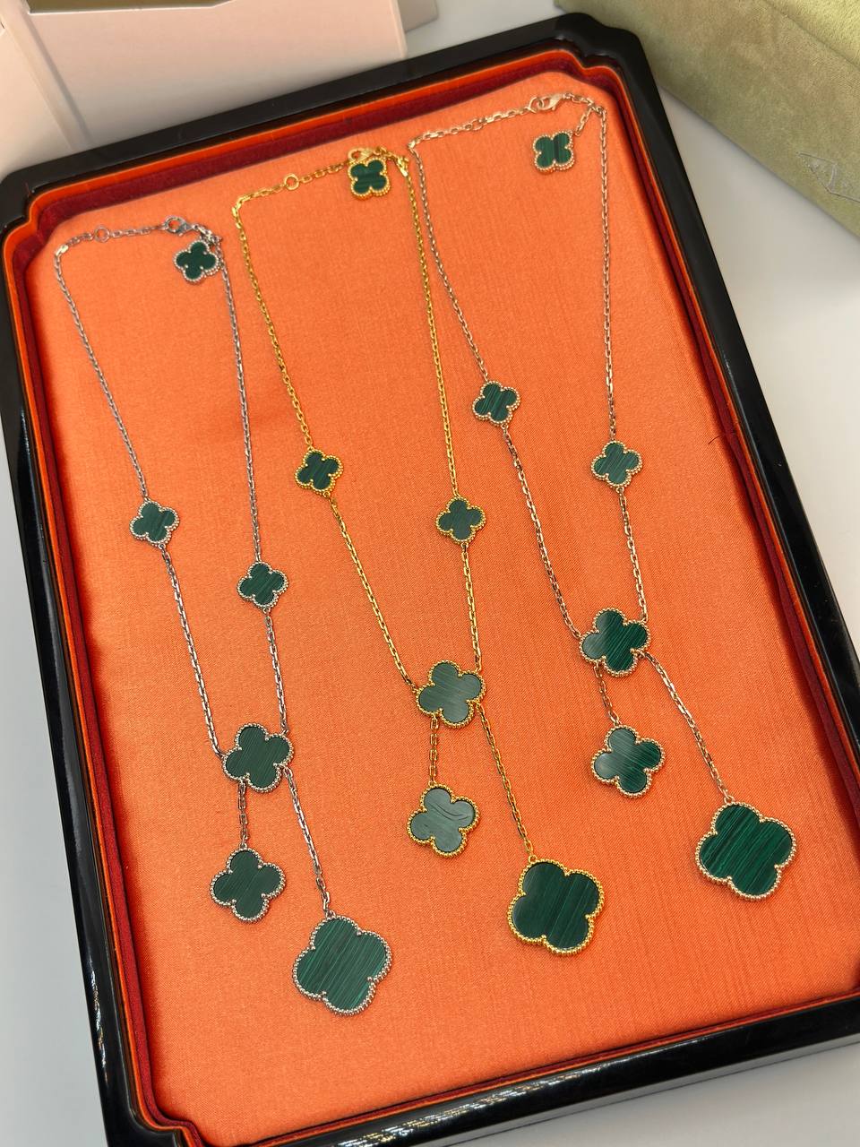 Фото Колье Van Cleef & Arpels Magic Alhambra S9686