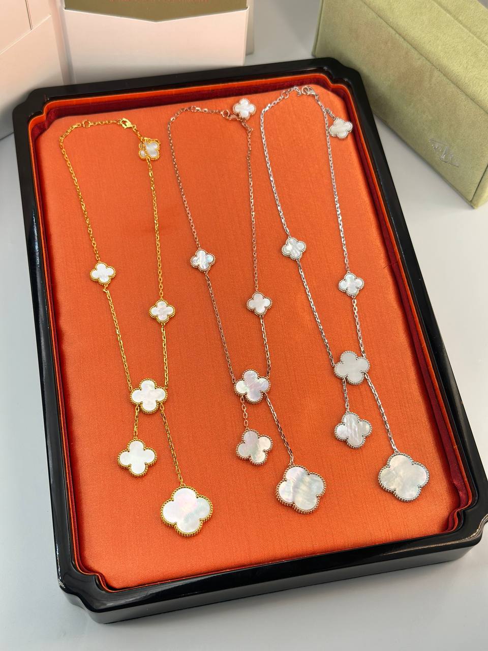 Фото Колье Van Cleef & Arpels Magic Alhambra S9684