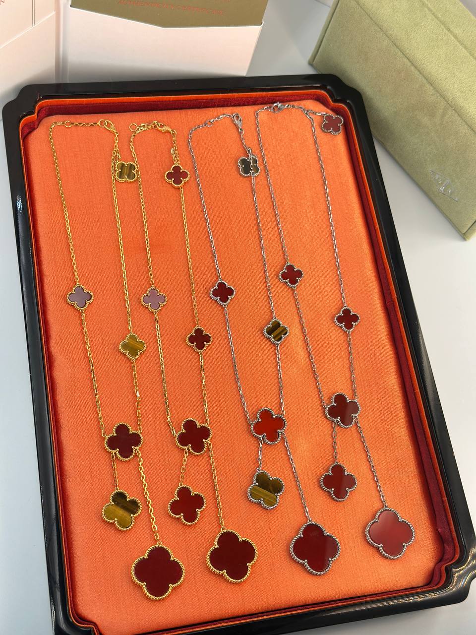 Фото Колье Van Cleef & Arpels Magic Alhambra S9687