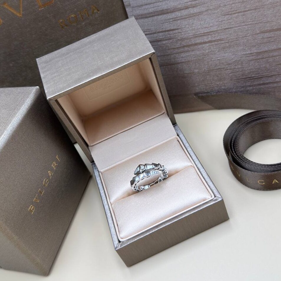 Фото Кольцо Bvlgari Serpenti Viper S9777