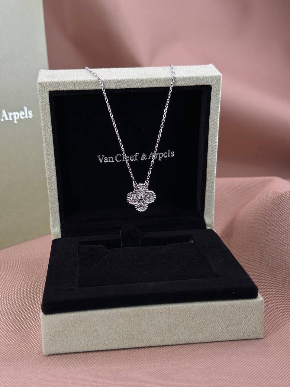 Фото Колье Van Cleef & Arpels Vintage Alhambra S9887