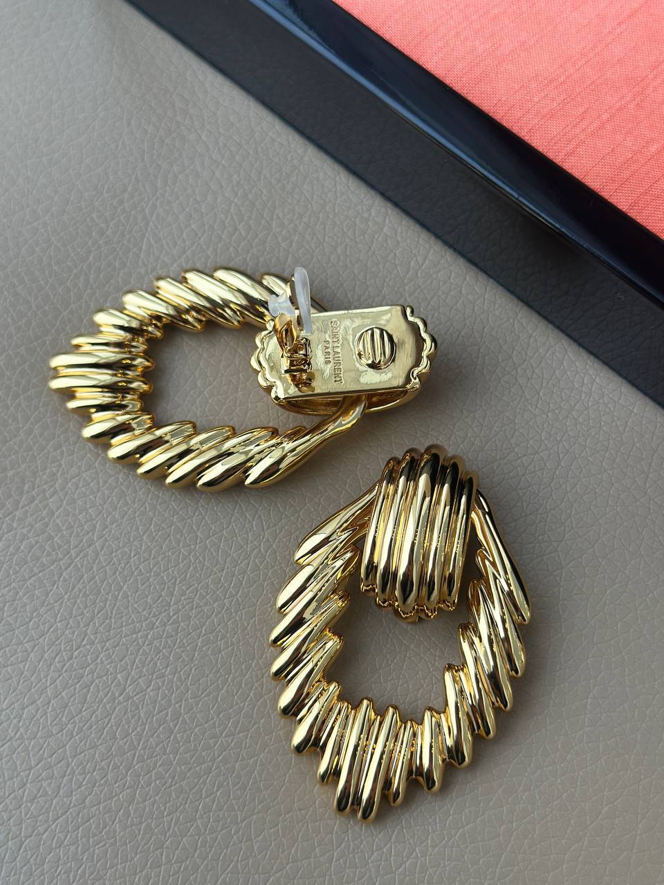 Фото Серьги-клипсы Yves Saint Laurent S9894