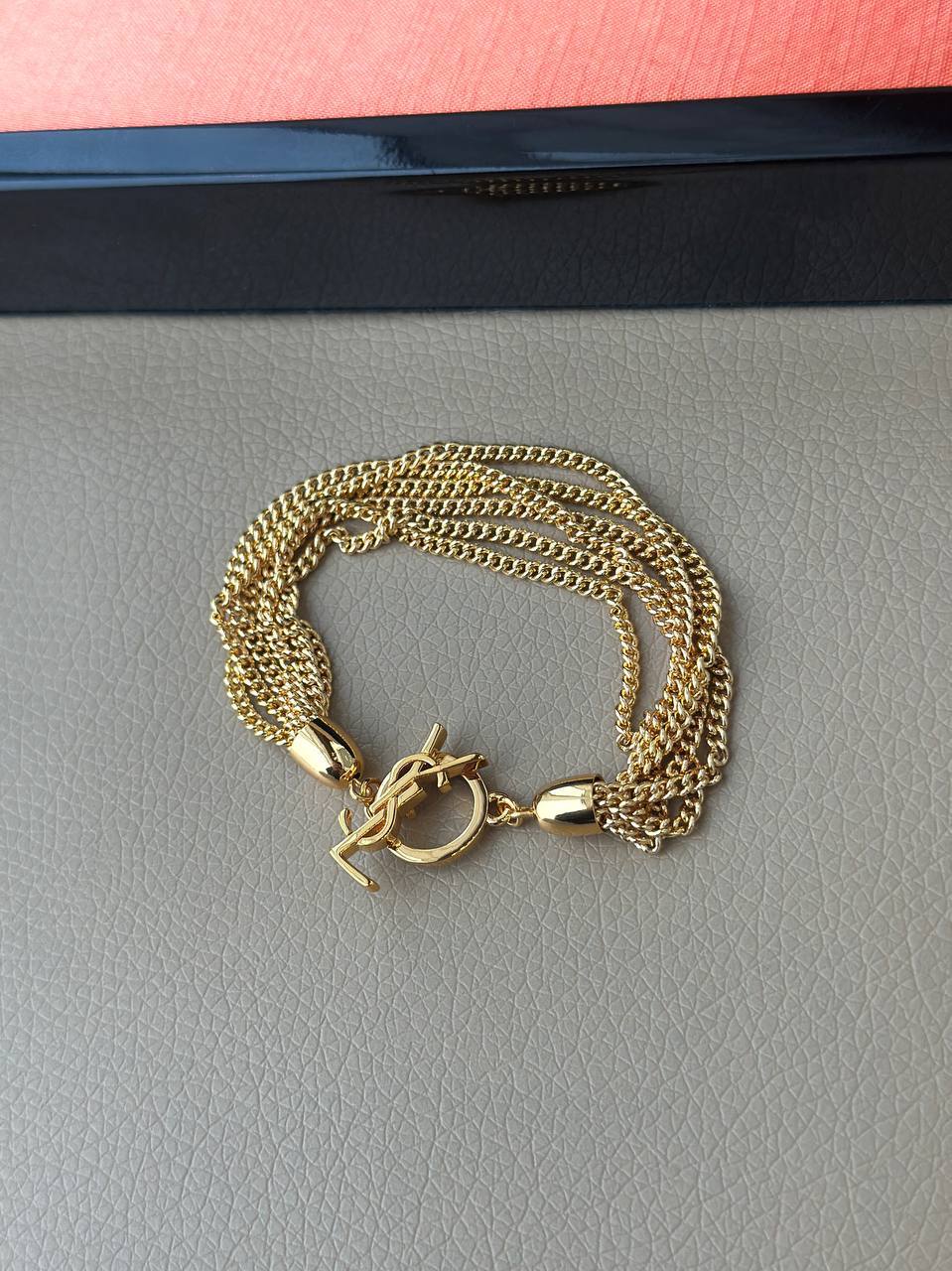 Фото Браслет Yves Saint Laurent Cassandre S9897