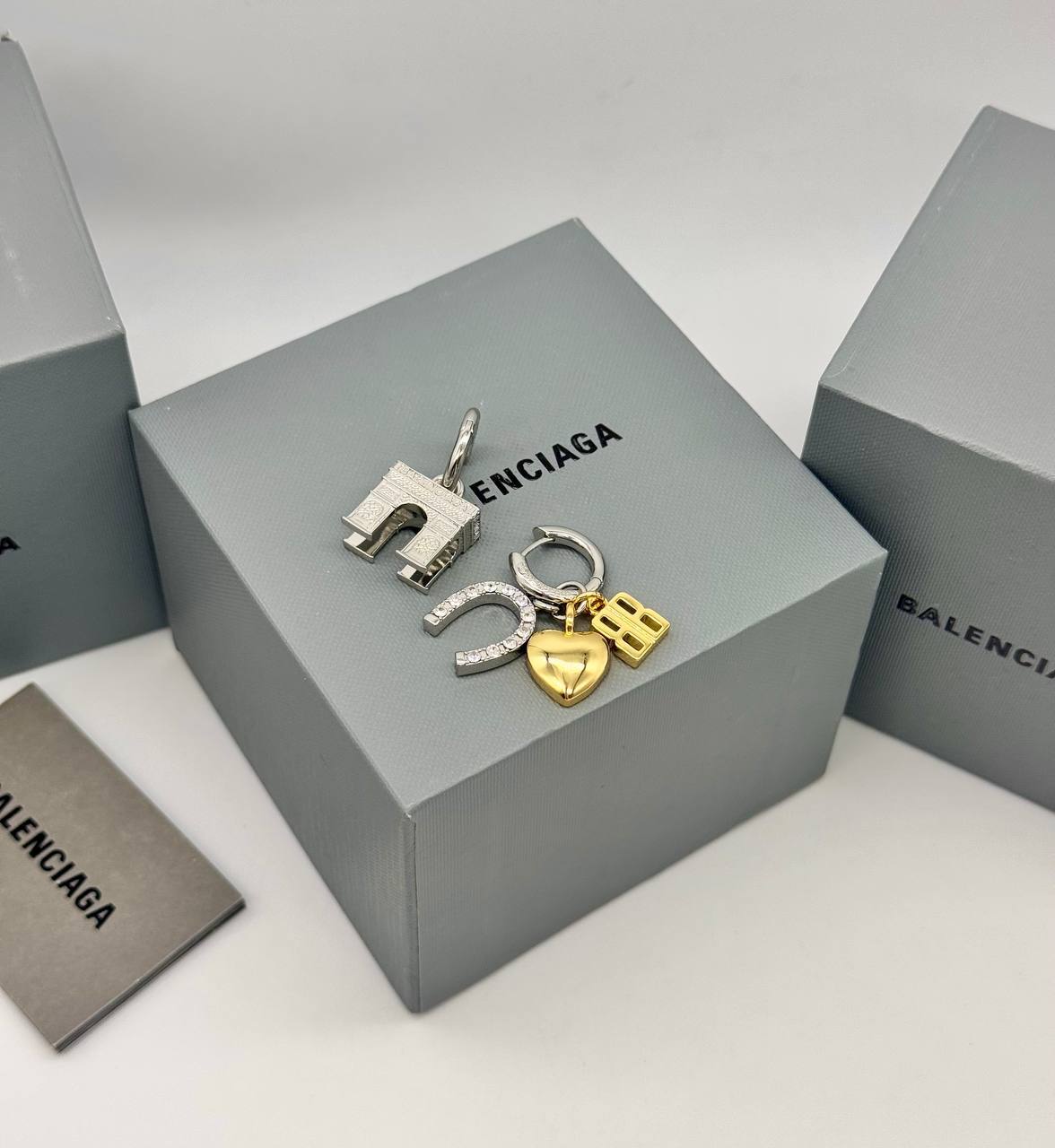 Фото Серьги Balenciaga S10041
