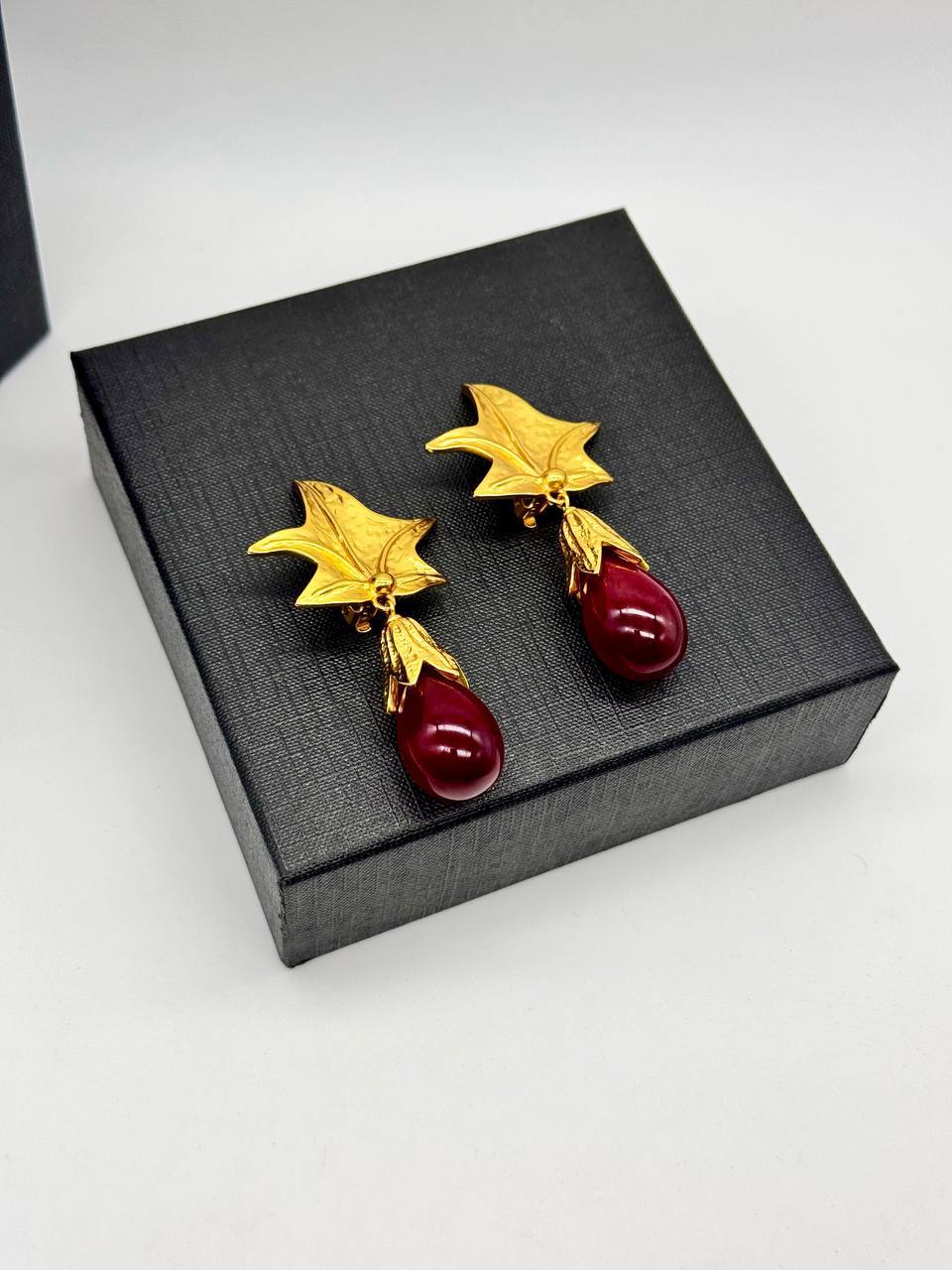 Фото Серьги-клипсы Yves Saint Laurent S10055