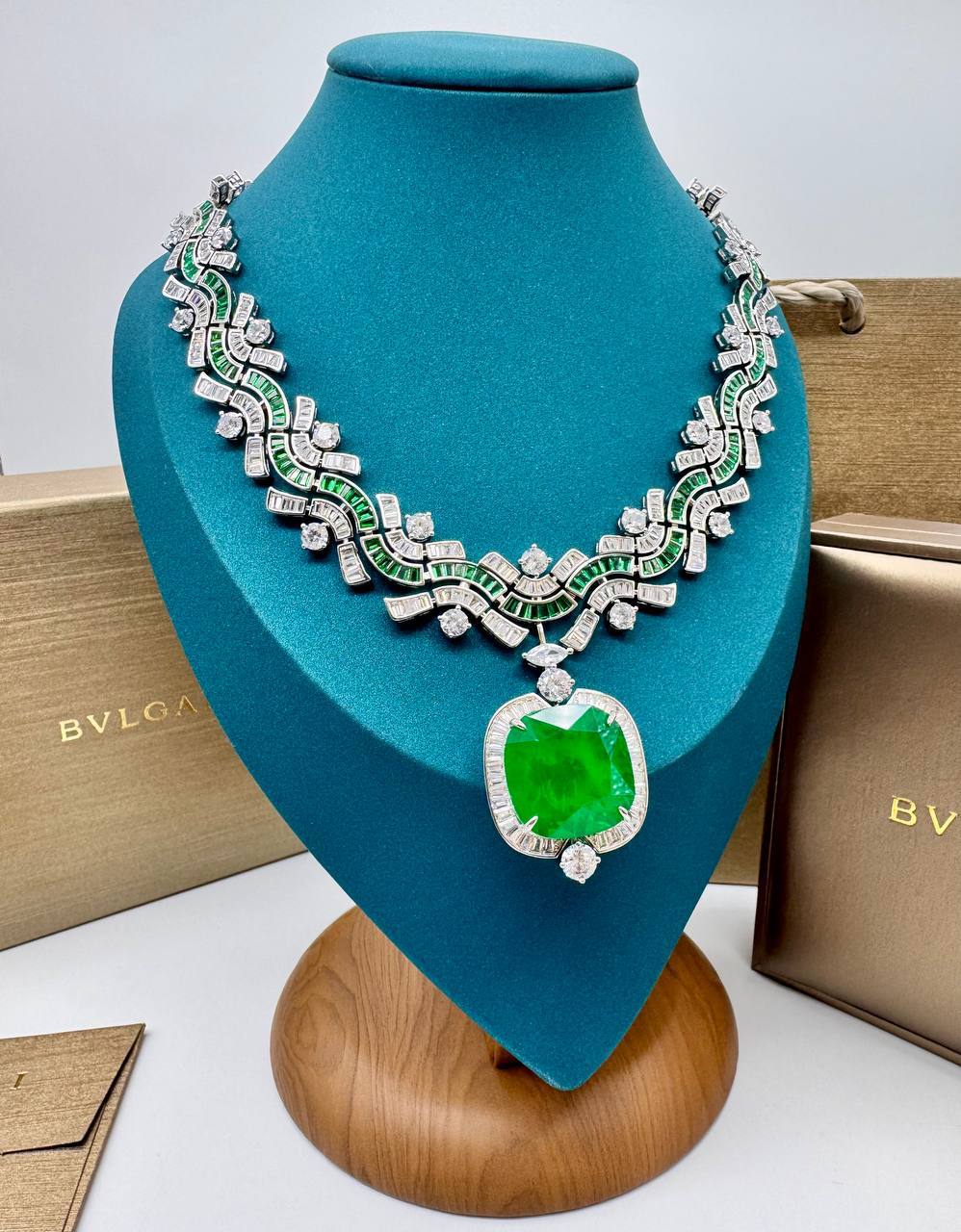 Фото Колье Bvlgari S10068