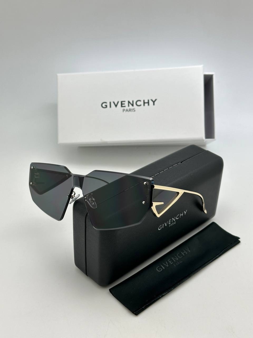 Фото Очки Givenchy S10446