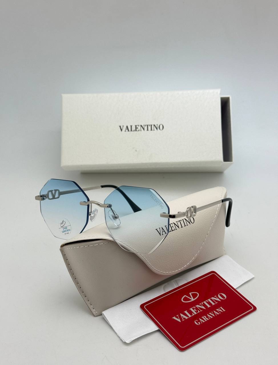 Фото Очки Valentino VLogo S10526