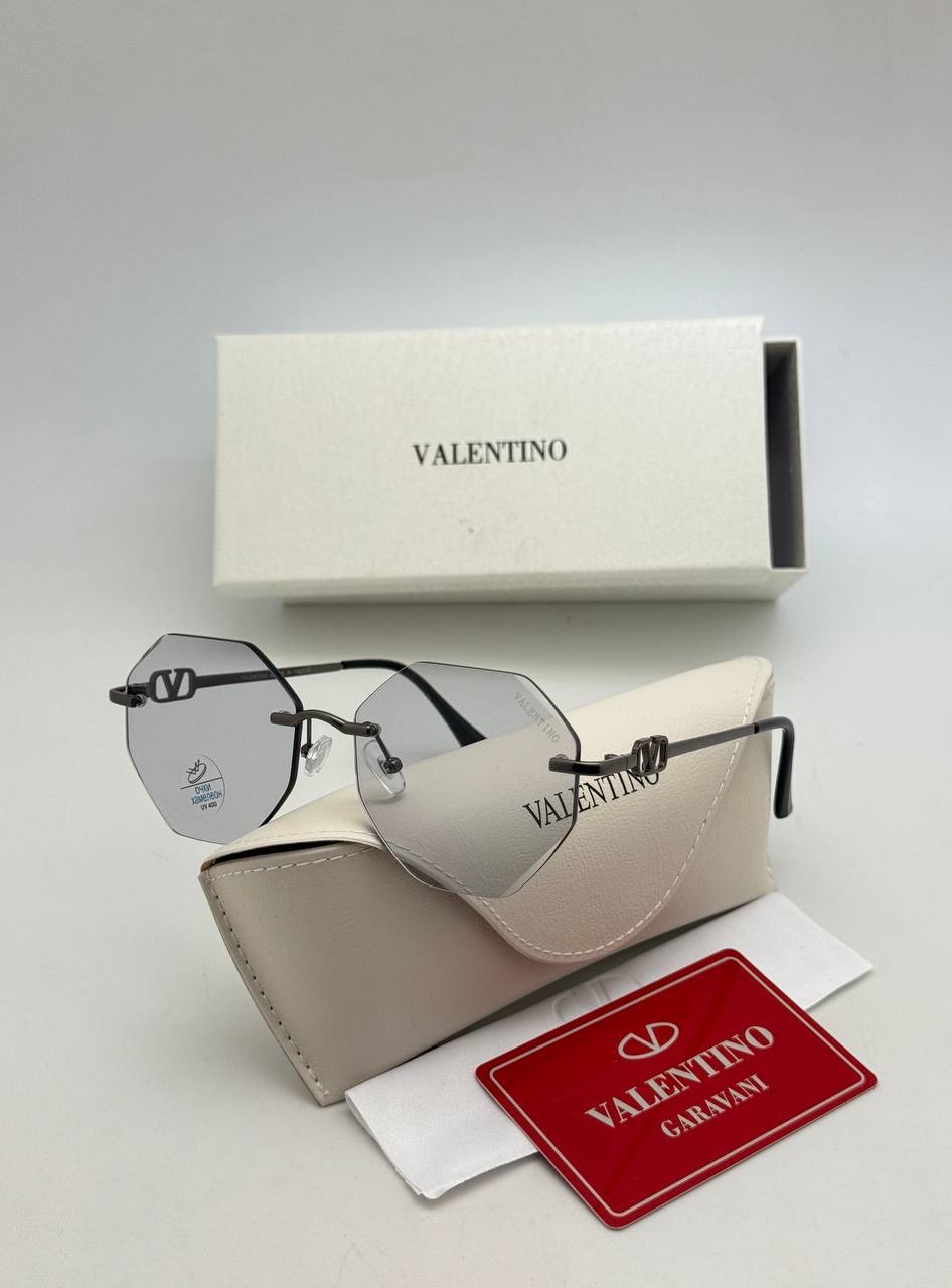 Фото Очки Valentino VLogo S10529