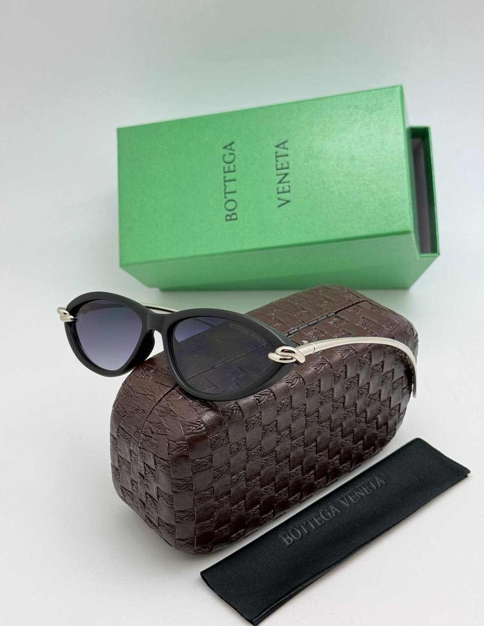 Фото Очки Bottega Veneta Knot S10602