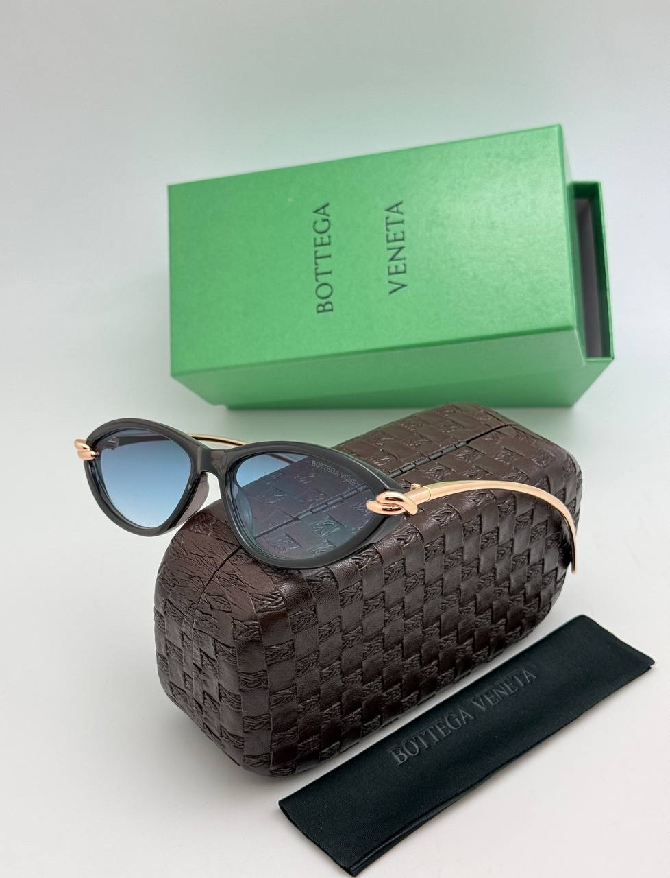 Фото Очки Bottega Veneta Knot S10604