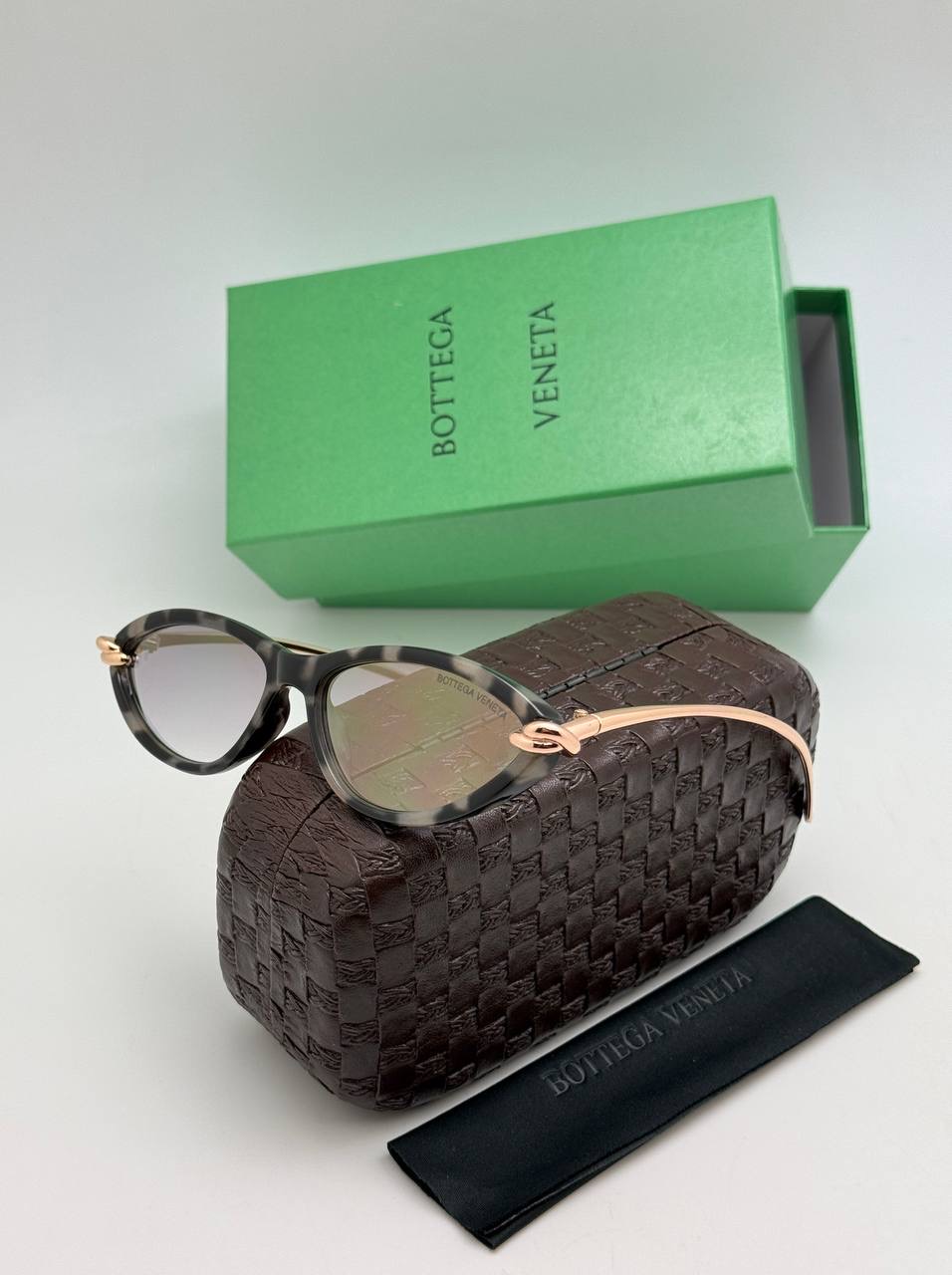 Фото Очки Bottega Veneta Knot S10607
