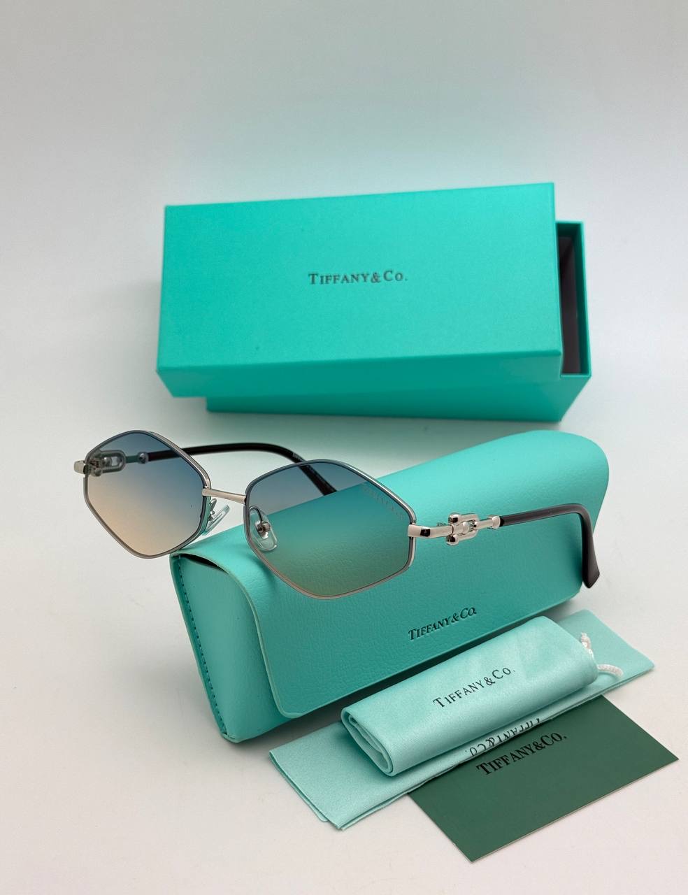 Фото Очки Tiffany & Co HardWear S10613
