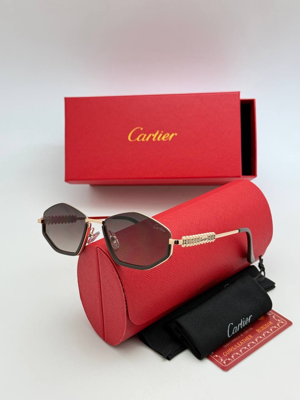 Фото Очки Cartier Clash S10621