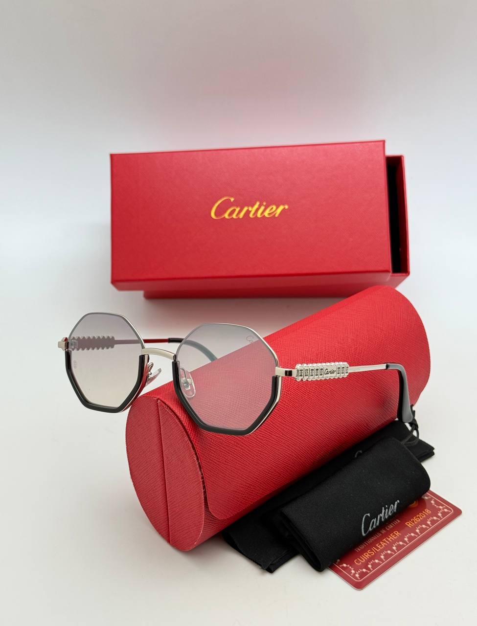 Фото Очки Cartier Clash S10632