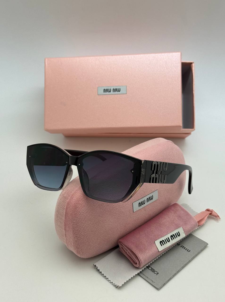 Фото Очки Miu Miu S10221