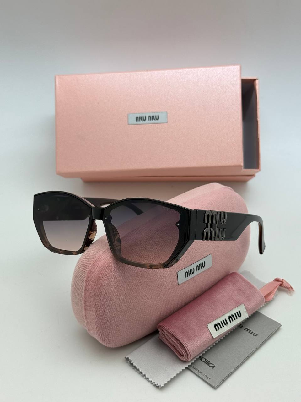 Фото Очки Miu Miu S10226