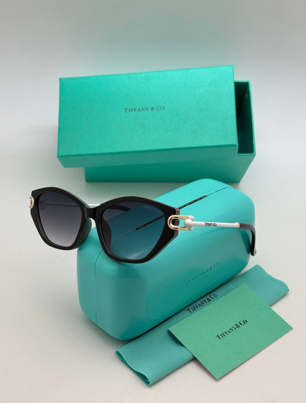 Фото Очки Tiffany & Co HardWear S10322