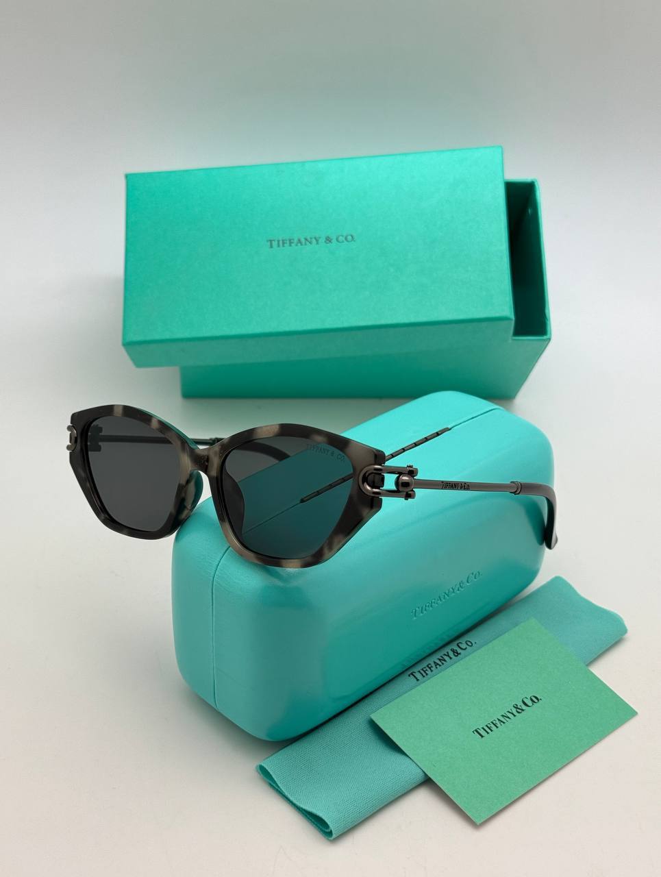 Фото Очки Tiffany & Co HardWear S10323