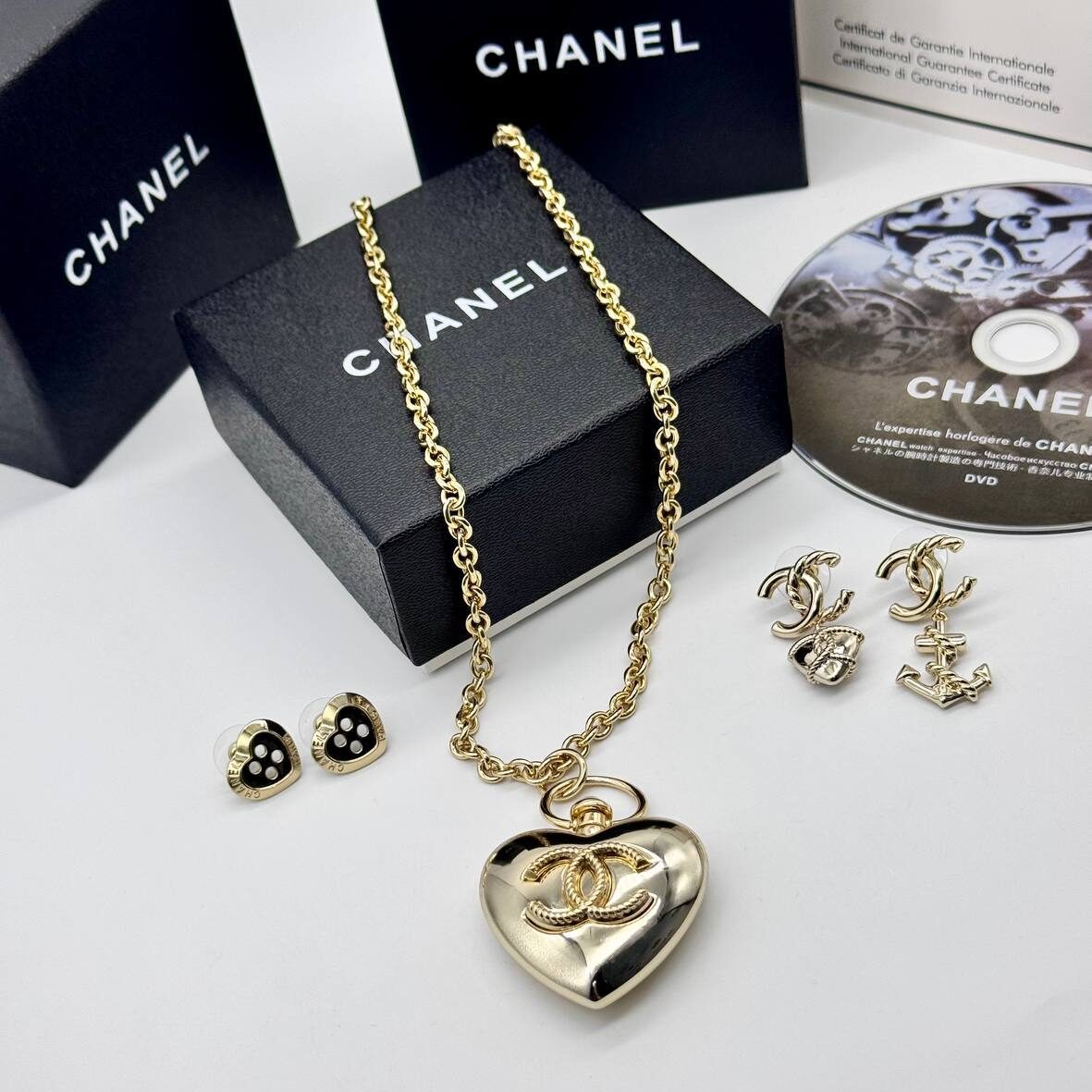 Фото Колье Chanel B5371