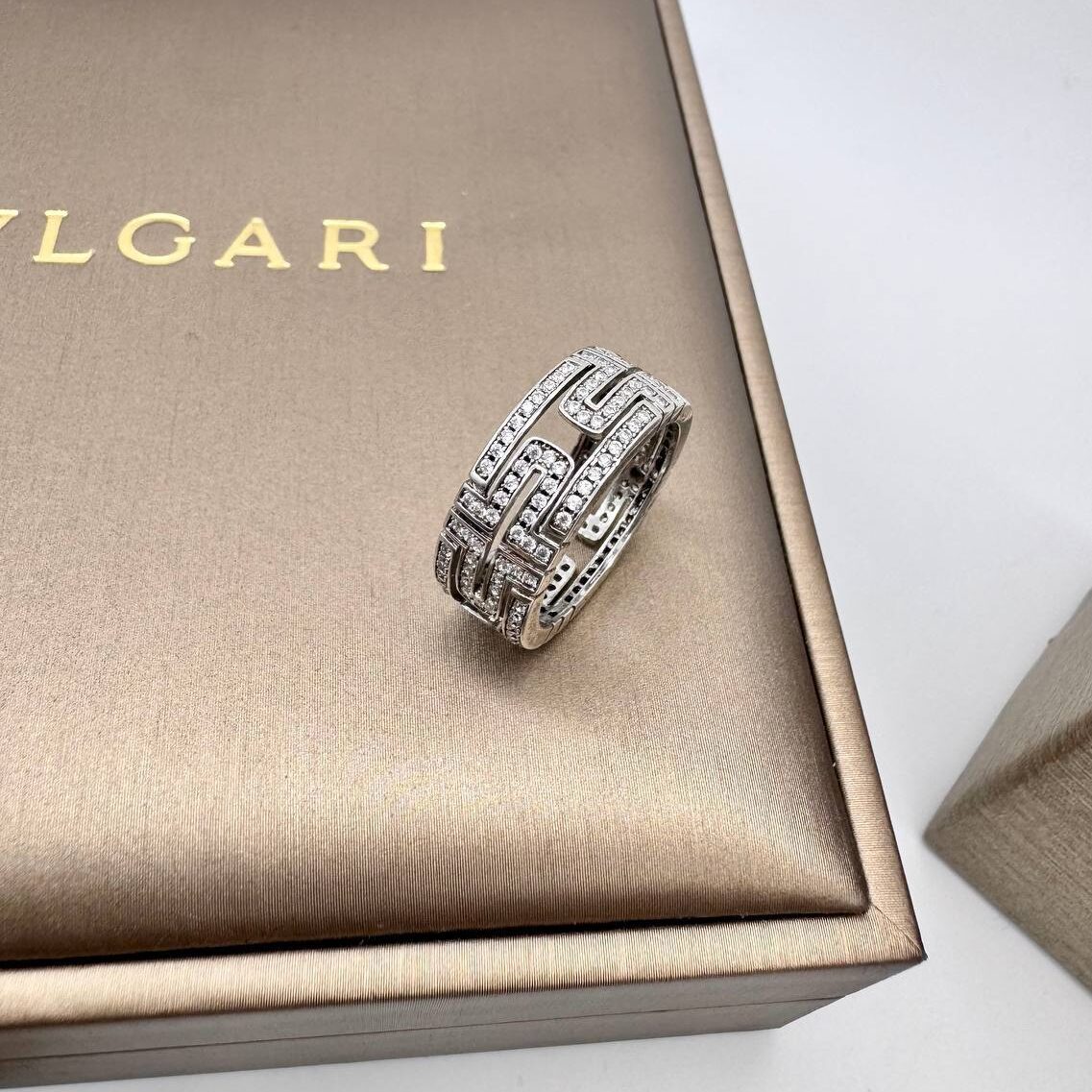 Фото Кольцо Bvlgari B5382