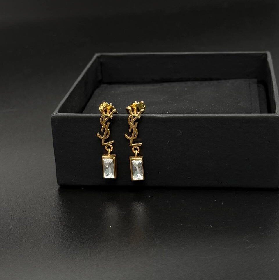 Фото Серьги Yves Saint Laurent Cassandre Single B5396