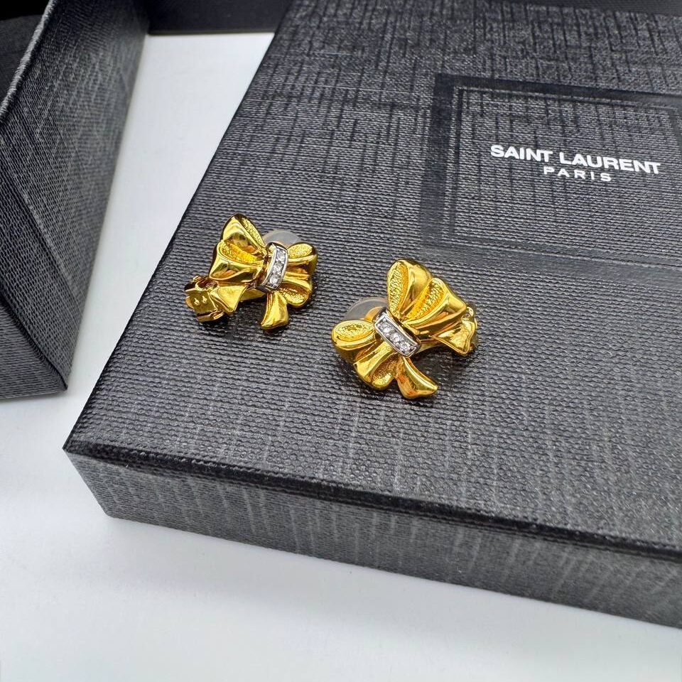 Фото Серьги-клипсы Yves Saint Laurent B5401
