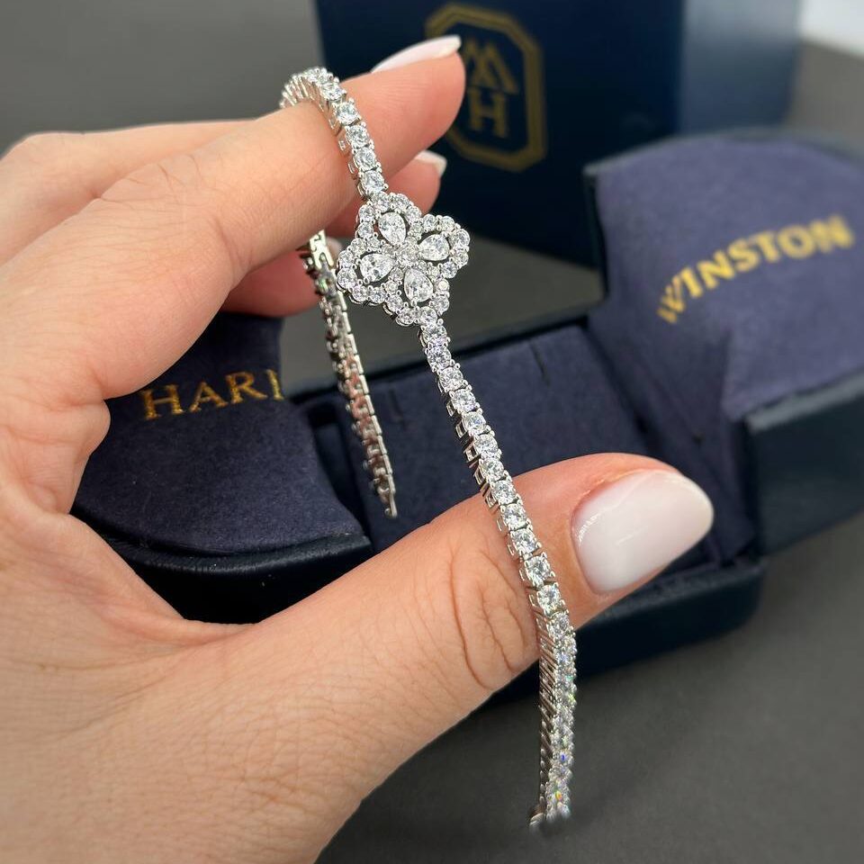 Фото Браслет Harry Winston Diamond Loop B5490