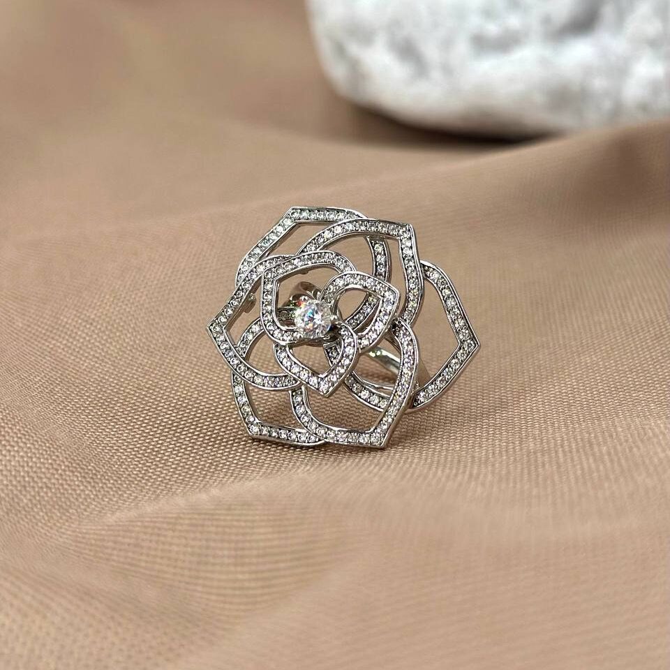 Фото Кольцо Piaget Rose B5511