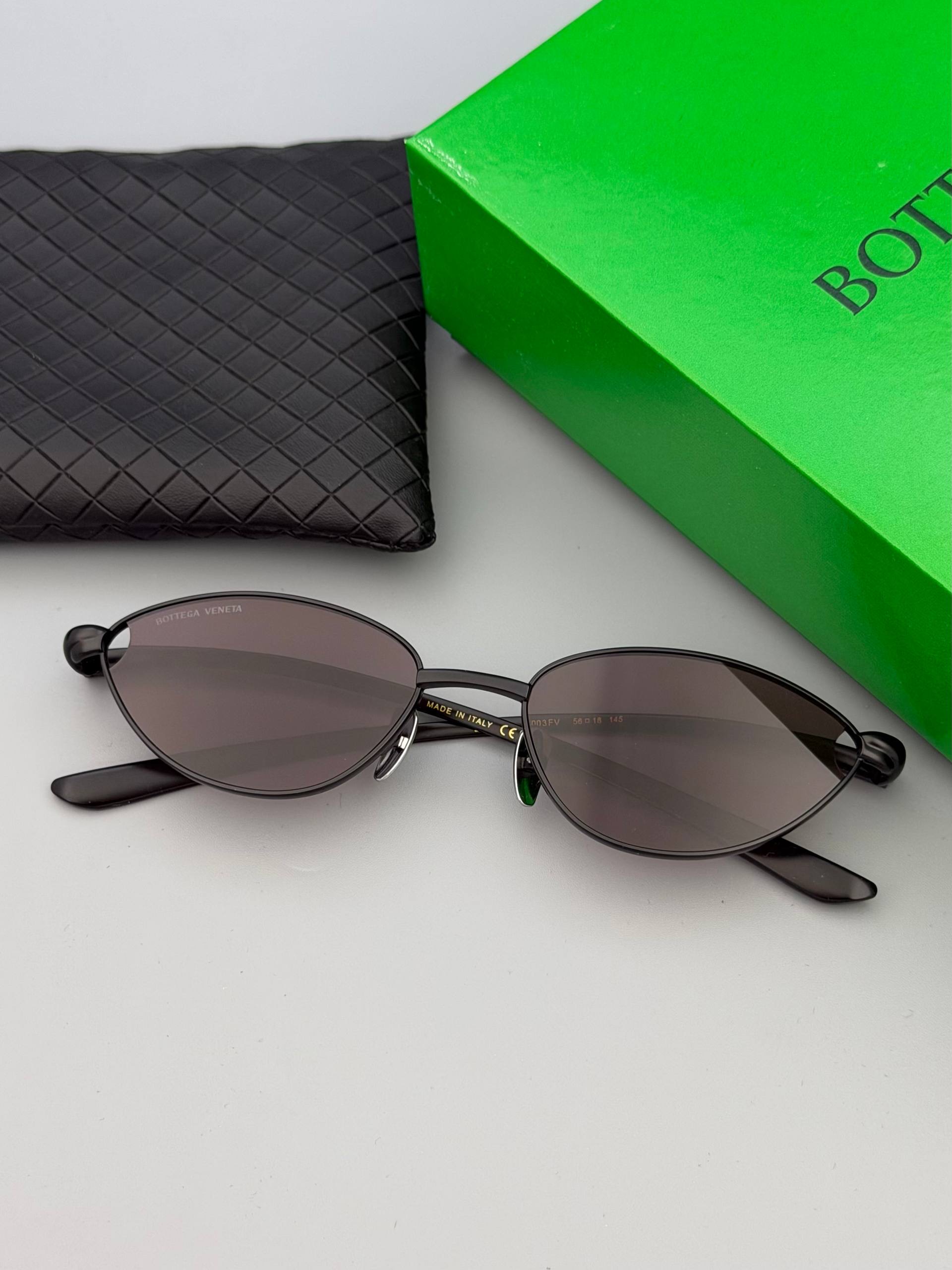 Фото Очки Bottega Veneta S11330