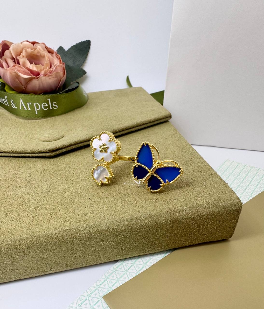 Фото Кольцо Van Cleef & Arpels Lucky Alhambra S11355